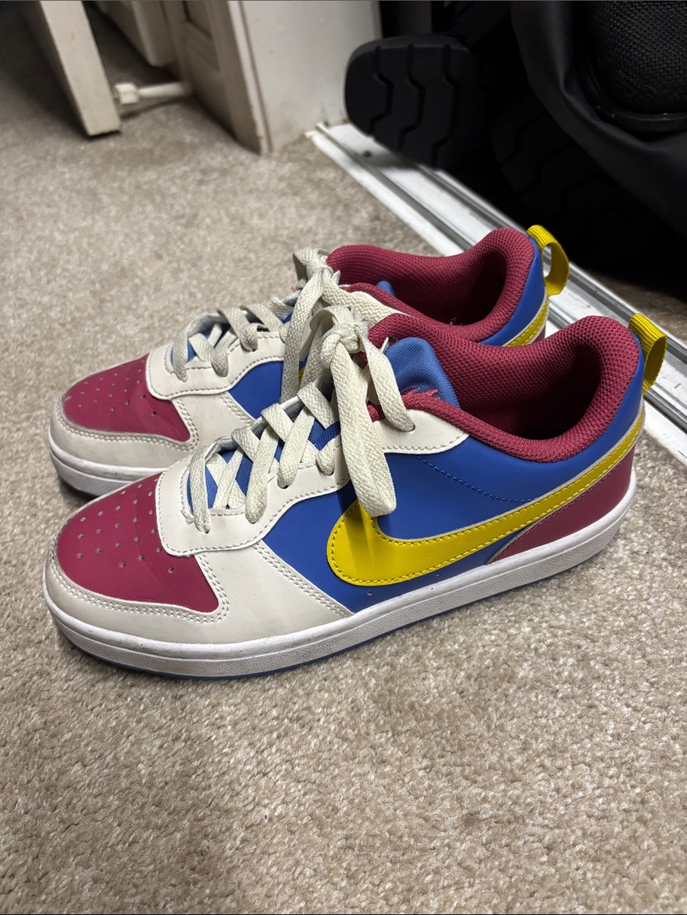 Nike Low-Top Sneakers in Blue, Pink & Yellow